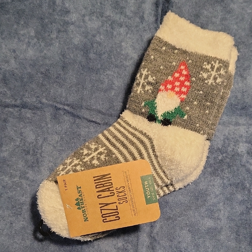 Northeast Cozy Cabin Socks - Gray and White